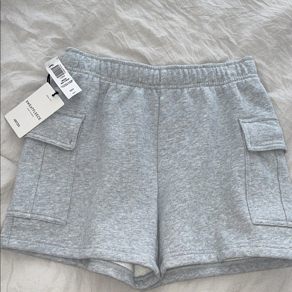 Aritzia Gray Cargo Sweatfleece XS mega mid thigh
